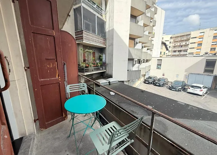 M090 Marquer Joli Avec Balcon