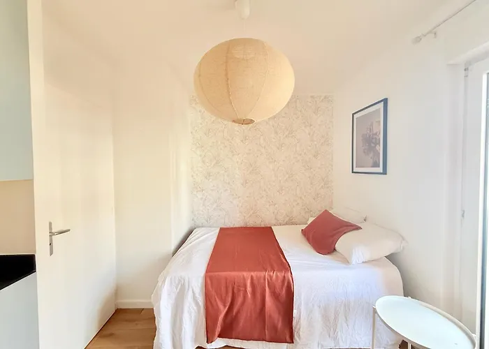 M090 Marquer Joli Avec Balcon * Annemasse